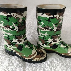 Boys rain boots - Size 2